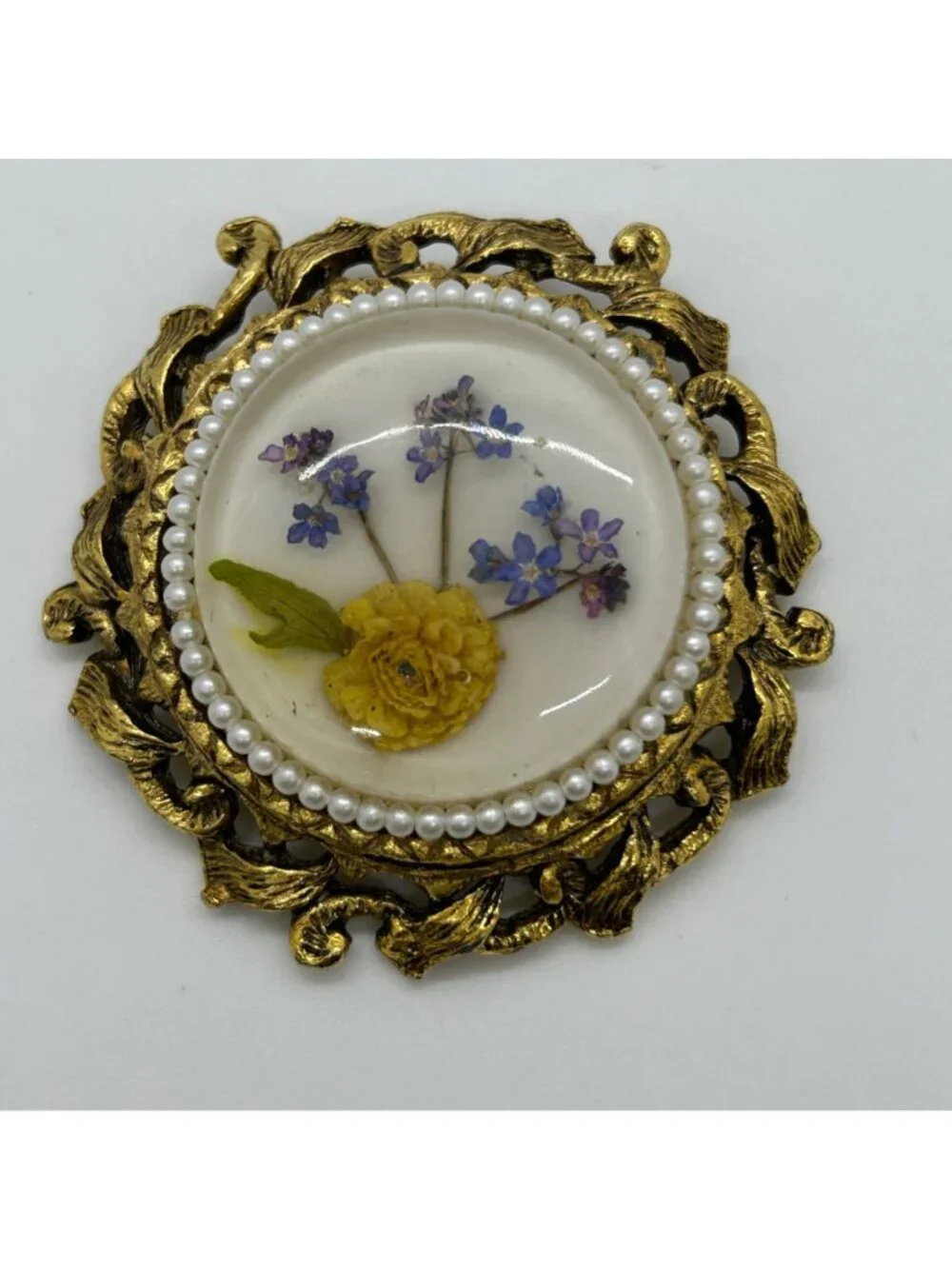 Vintage Gold Tone Pressed Dried Flower Brooch Resin Forget-Me-Not Yellow Rose - Picture 9 of 9